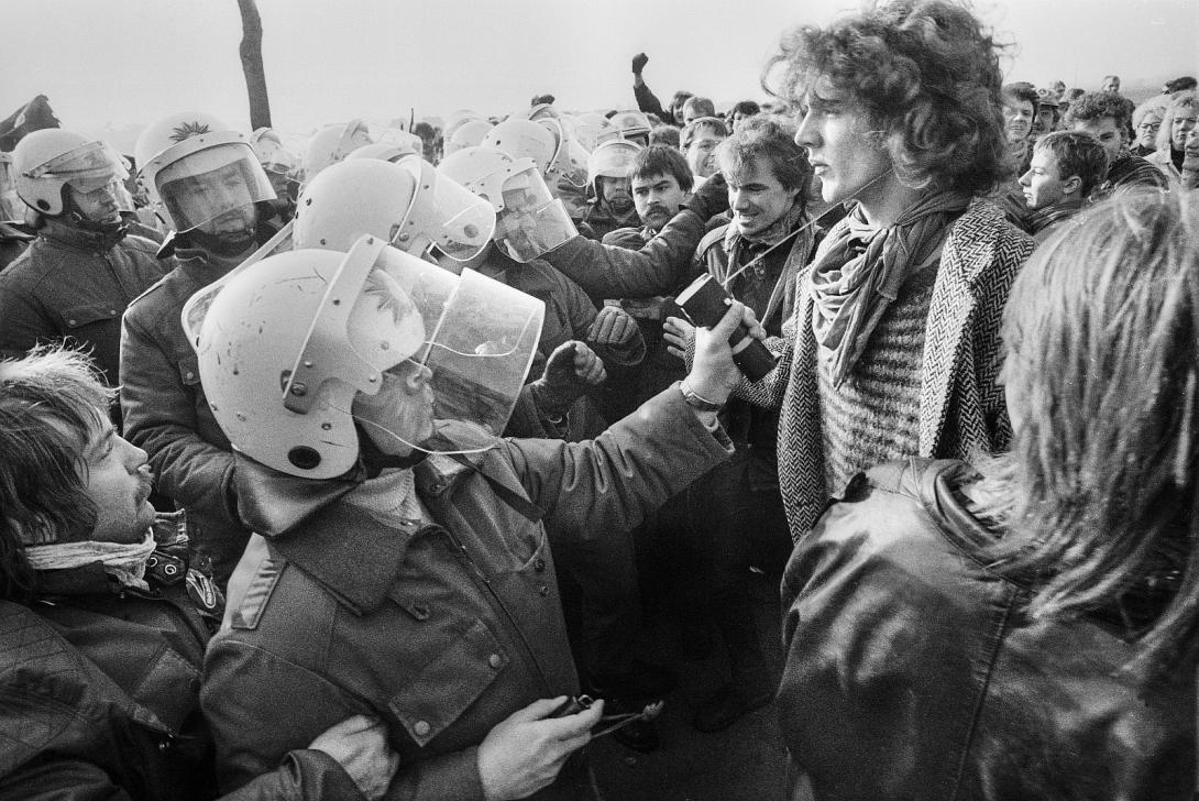 Polizei und Antifa-Demo